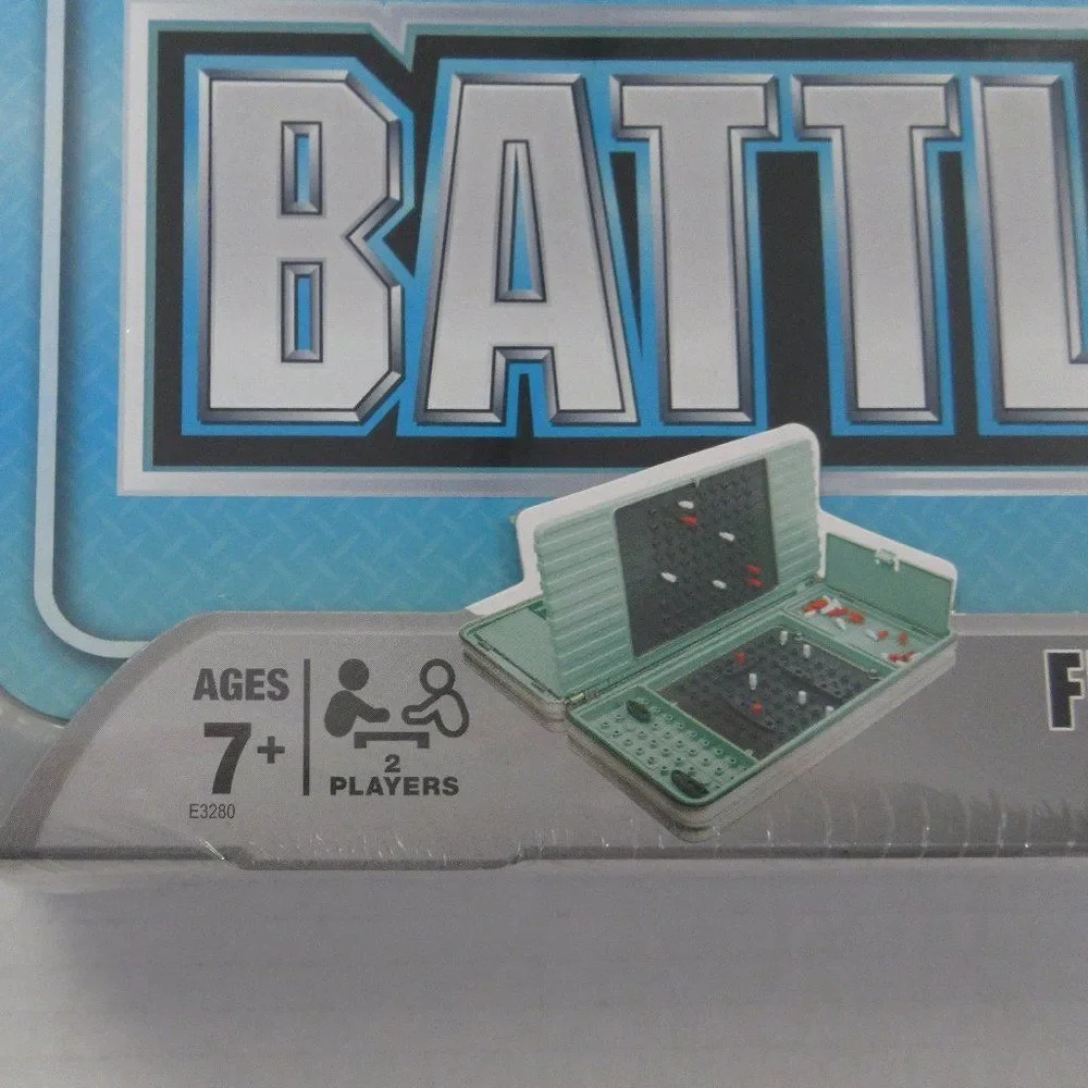 HASBRO BATTLESHIP Gaming Road Trip Full Game Play Portable Case Factory Seal NEW